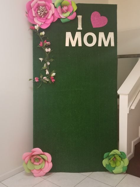 Mother's Day Backdrop Mather Day Decorations, Mothers Day Party Decorations Ideas, Mother's Day Classroom Decoration Ideas, Mom Backdrop Ideas, Ideas For Mothers Day Decorations, Mother Day Decor, Mothers Day Event Decor, Mother's Day Backdrop Ideas, Mothers Decorations