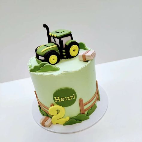 Farming Simulator Cake, Tractor Cake 2nd Birthday, Farming Cake Ideas, Tractor Farm Cake, Tractor Themed Cake, Tractor Cake For Men, Tractor Cakes For Boys, Tractor Birthday Cake, 2nd Birthday Cake Boy