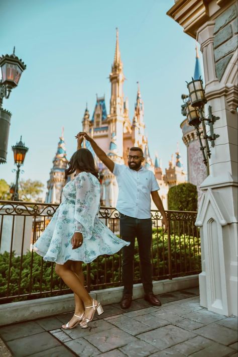 Disney Engagement Photoshoot, Disney Engagement Photos, Disney November, Disney Engagement Pictures, Disneyland Engagement Photos, Disneyland Engagement, Disneyland Photography, Disney Engagement, Disney Couple