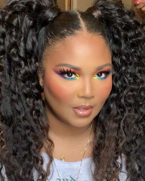 Feminist Makeup, Lizzo Concert, Fast Hairstyles, Healthy Hair Tips, Happy Pride, Rainbow Brite, Somewhere Over The Rainbow, Female Rappers, Hair Growth Tips