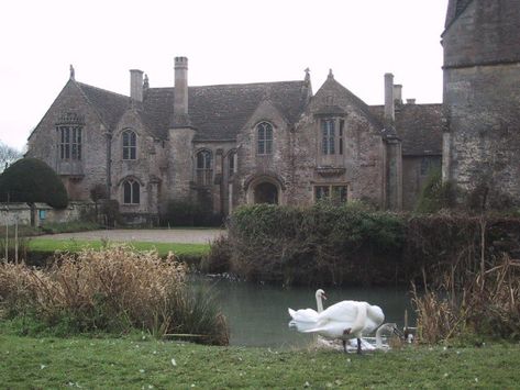 Old Money Manor Aesthetic, Manors Aesthetic, Great Chalfield Manor, Manors In England, Old Manor Aesthetic, Chalfield Manor, Manor Aesthetic, Old English Manor, Manor Homes