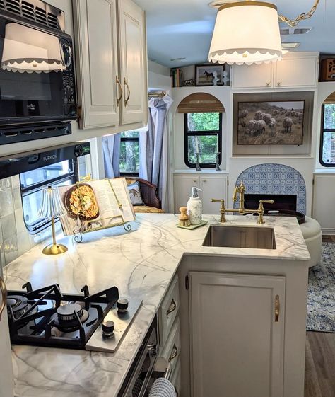 Elijah & Leann- RV & home renovations 📌 SC | Our sweet southern charm meets french country inspired travel trailer is getting her final touches and she is looking oh so elegant! We... | Instagram Rv Cottage Style, Country Camper Decor, Rv Breakfast Nook, Camper Aesthetic Interior, Rv Homes Rv Living, Small Camper Renovation, Renovated Trailer, Camper Flip, Boho Rv