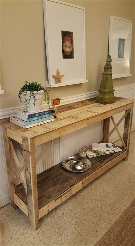 Pallet Hallway Console - 125 Awesome DIY #Pallet Furniture Ideas | 101 Pallet Ideas - Part 9 Pallet Entryway, Entrance Hall Furniture, Furnitur Ruang Keluarga, Diy Console Table, Pallet Furniture Designs, Diy Living Room Furniture, Pallet Furniture Ideas, Desk Diy, Pallet Projects Furniture