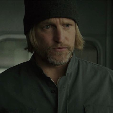 Haymitch Abernathy Haymitch Abernathy Aesthetic, Hunger Games Haymitch, Kilgore Rangerettes, Alcoholic Husband, Haymitch Abernathy, Woody Harrelson, Best Hug, Literature Books, Character Reference