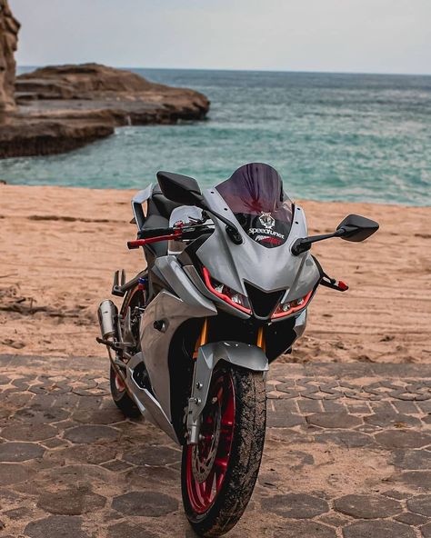 Yamaha R15 V3 Modified, R3 Modified, R15 V3 Modified, V3 R15 Black, Bike Aesthetic Wallpaper, R15 Black, Driving Lamborghini, Wallpaper Backgrounds Aesthetic Iphone, Taylor Swift Laptop