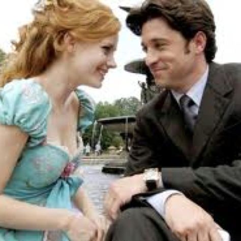 Amy Adams and Patrick Dempsey are the two love birds in the movie Enchanted. This picture is a very cute one of them. Enchanted Movie, Giselle Enchanted, Caterina Scorsone, Disney Enchanted, Idina Menzel, I Love Cinema, Film Disney, Patrick Dempsey, Movie Couples