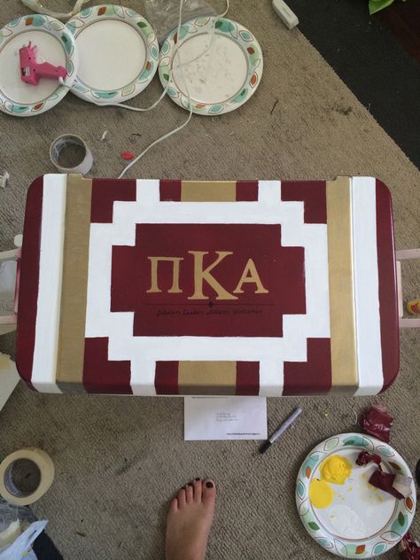 Cooler, but cute as a painting as well. Nola Cooler, Cooler Connection, Formal Cooler Ideas, Greek Crafts, Fraternity Coolers, Diy Cooler, Pi Kappa Alpha, Hobby Cnc, Coolest Cooler