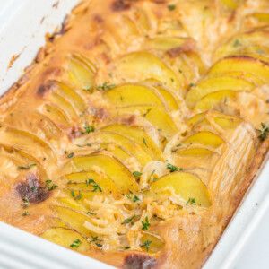 Gluten-Free Scalloped Potatoes - Sustainable Cooks Sage Sausage Stuffing, Gluten Free Scalloped Potatoes, Easy Dressing Recipe, Make Chicken Broth, Scalloped Potatoes Easy, Potatoes Easy, Sausage Stuffing, Stuffing Ingredients, Greek Potatoes