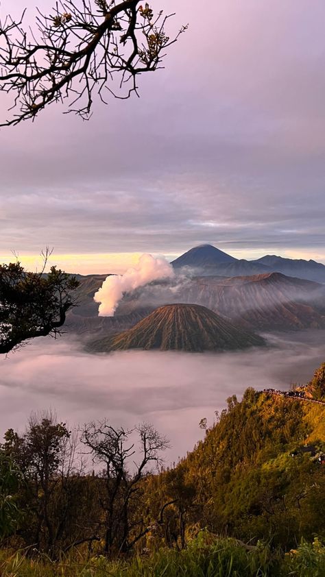 Pagar Alam, Au Twitter, Background Text, Japandi Interior, Sky Mountain, Cute Desktop Wallpaper, Best Friends Aesthetic, Cartoon Boy, Sky View