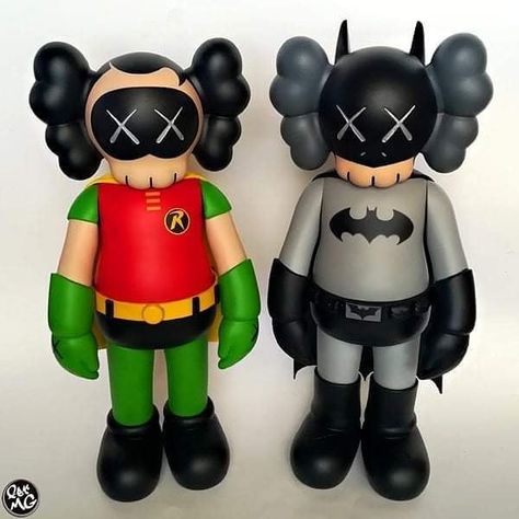 Kaws Toys, Custom Batman, For A, Art Toys Design, Cartoon Style Drawing, 3d Printing Art, Chicago Usa, Batman And Robin, Batman Robin