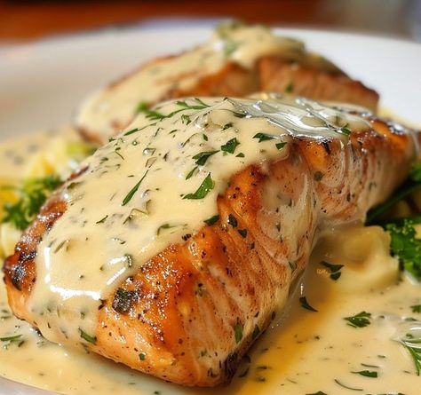 Keto Diet & Low-Carb Recipes | Keto Alaska Salmon with Butter Cream Sauce ❤️ | Facebook Vegan Halloumi, Alaskan Food, Butter Cream Sauce, Parmesan Salmon, Butter Mashed Potatoes, Vegan Pot Pies, Slow Cooker Salisbury Steak, Low Carb Meats, Alaska Salmon