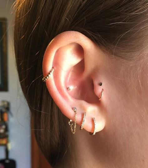 Double Tragus, Ear Piercing Combinations, Two Piercings, Bodysuit Tattoos, Constellation Piercings, Ear Peircings, Double Piercing, Cute Ear Piercings, Piercing Ideas