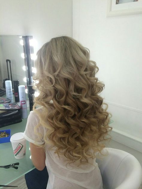 Blond Curly Hair, Curly Hair Long, Blonde Curls, Blonde Hair Inspiration, Hair Stylies, Beautiful Curls, Hair Girl, Hair Inspo Color, Hair Long