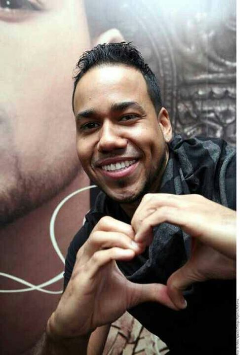 Romeo<3 Young Romeo Santos, Romeo Santo, New Years Look, Latin Artists, Romeo Santos, Pop Artist, Melanie Martinez, Eminem, Nature Pictures