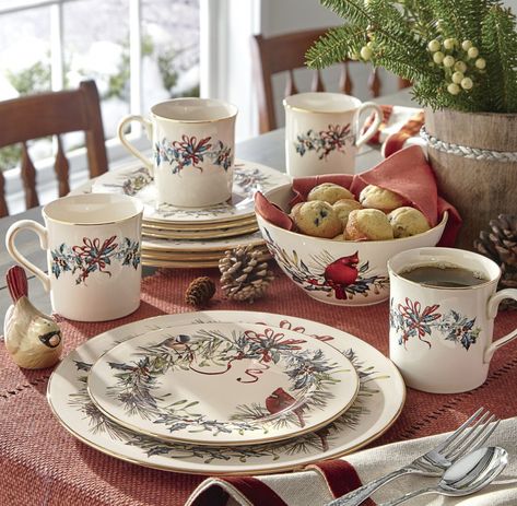 These tips will teach you how to set a holiday table with personal style. #cottagesandbungalows #holidaytable #holidayentertaining #christamas #christamsdishes Lenox Winter Greetings, Holiday Place Settings, Winter Greetings, Large Floor Vase, Dinner Plate Set, Christmas Dinnerware, Holiday Table Settings, Cottage Christmas, Christmas Table Settings