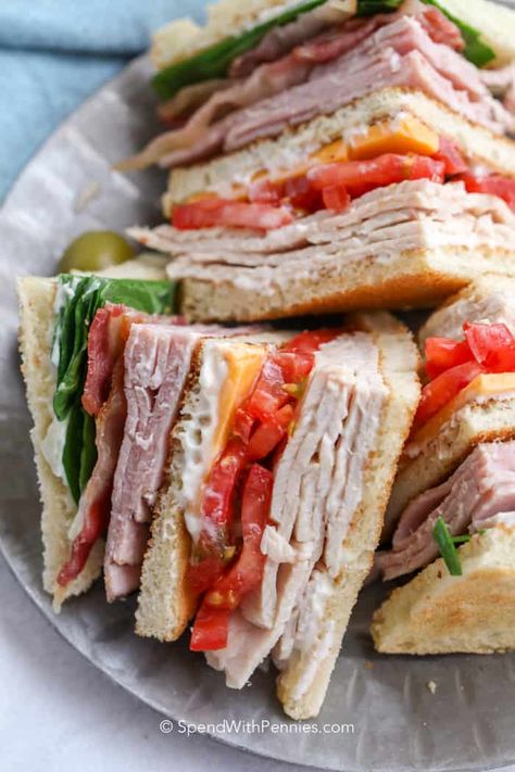 A club sandwich recipe perfectly balances turkey, bacon, ham, and cheese to create an amazing lunch sandwich we can't get enough of! #spendwithpennies #clubsandwich #chickenclubsandwich #lunch #heartysandwich Club Sandwich Recipes, Roast Beef Sandwich, Sandwich Sides, Best Sandwich Recipes, Healthy Sandwich Recipes, Summer Sandwiches, Gourmet Sandwiches, Deli Sandwiches, Healthy Sandwiches