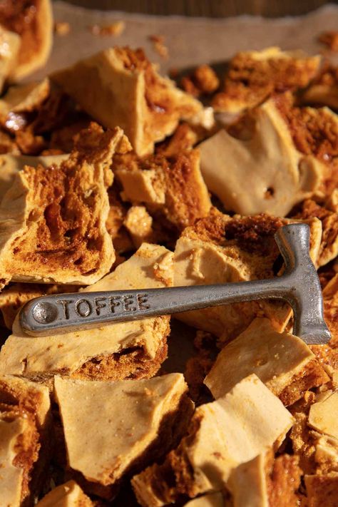 Cinder Toffee, Bonfire Toffee, Toffee Dessert, How To Make Toffee, Honey Cake Recipe, Toffee Cake, Honey Candy, Toffee Recipe, Uk Recipes