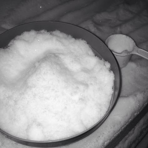 Powdery Ice, Snow Icecream, Ice Eater, Ice Video, Ice Eating, Ice Aesthetic, Snow Ice Cream, Icee Recipe, Eating Ice