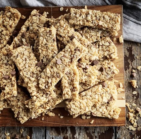 Rice Krispie Granola Bars — Kitchn Affair Rice Krispie Granola Bars, Scrappy Cooking, Chewy Granola Bars Homemade, Crispy Granola, Rice Bar, Cinnamon Granola, Honey Granola, Chewy Granola Bars, Orange Muffins