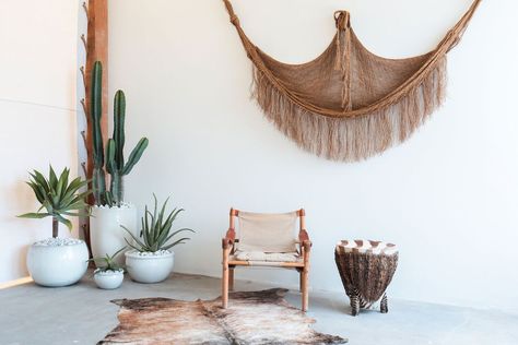 The Now Massage, Earthy Home, Southwest Decor, Desert Homes, Massage Room, Deco Boheme, Decor Interior Design, Interior Spaces, Interior Inspiration