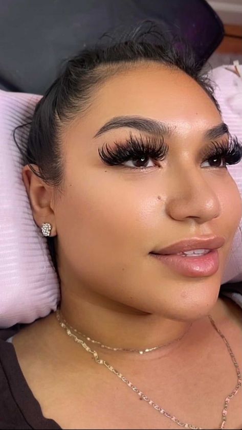 Messy Wispy Lash Extensions, Wispy Lash Extensions Styles, Fluffy Lash Extensions, Fluffy Eyelash Extensions, Wispy Set, Kash Doll, Maquillage On Fleek, Fluffy Lashes, Lash Extensions Styles