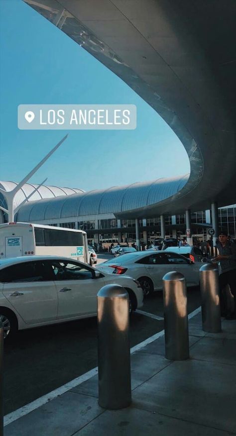 Los Angeles California Photography, New York Sightseeing, Los Angeles Wallpaper, Los Angeles Aesthetic, Instagram Los Angeles, Los Angeles Airport, California Palm Trees, Airport Pictures, Airport Aesthetic