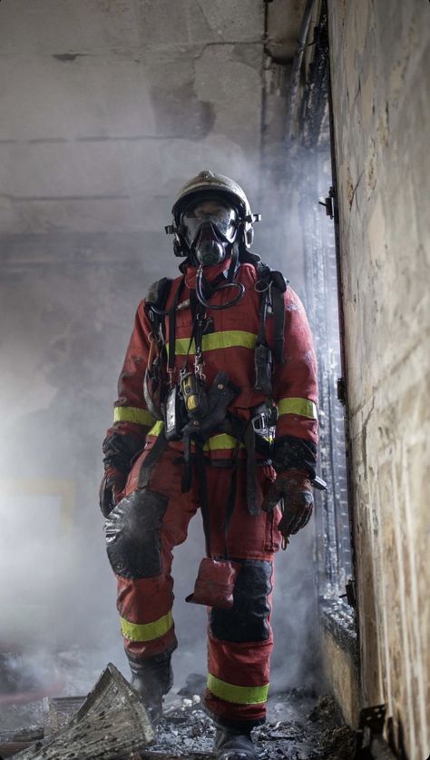 Firemen Pictures, Fireman Uniform, Fireman Art, Firefighter Mask, Breathing Apparatus, Firefighter Photography, Fire Medic, Fireman Costume, Becoming A Firefighter