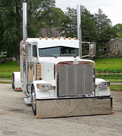 Peterbilt 389 Custom Peterbilt, Trucks For Sell, Trucker Quotes, Peterbilt 389, Truck Driving, Driving Games, Custom Big Rigs, Peterbilt 379, Trailer Truck