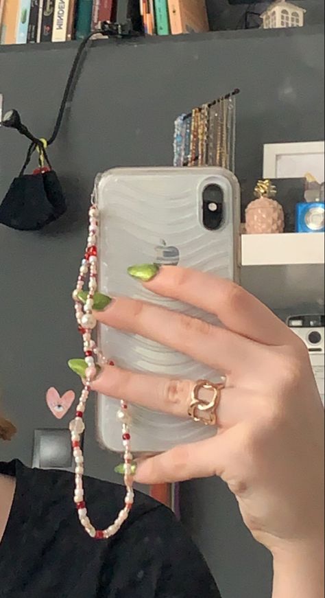 Phone Charm Photography, Iphone Xs Mirror Selfie, Iphone Xs Max Aesthetic, Iphone Xs Aesthetic, Xs Aesthetic, Rings Acrylic, Neymar Brazil, Glasses Inspiration, Acrylic Phone