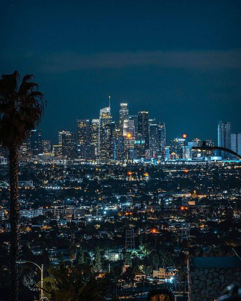 Los Angeles At Night, Los Angeles Aesthetic, Cali Life, Pretty Landscapes, Indie Kids, City Aesthetic, City Skyline, City Life, Los Angeles California