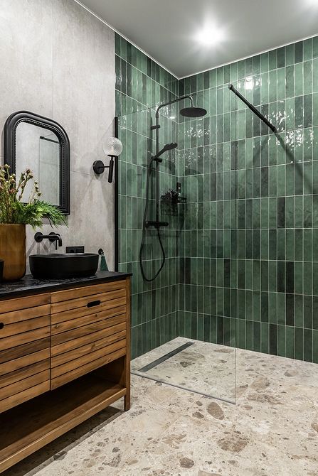 Dark Green Shower Tiles, Green Tile Bathroom Black Fixtures, Green Subway Tile Shower Ideas, Green Blue Tile Bathroom, Dark Green And Cream Bathroom, Green Tile Walk In Shower Ideas, Shower With Tiled Ceiling, Green Bathroom No Window, Green Marble Bathroom Ideas