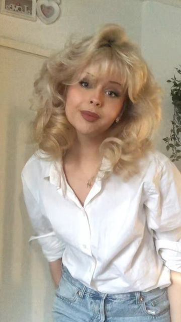 80s Makeup And Hair 1980s, 80s Hair Bangs, 1987 Hairstyles, 80s Hair Women, 80s Womens Hair, Big 80s Hair, 80 Makeup And Hair, 80s Haircut, 1980s Hairstyles