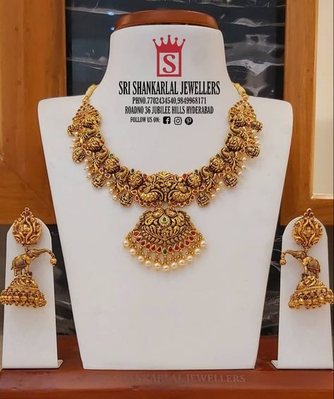 Nakshi Necklace, Gold Temple Jewellery, Gold Necklace Indian, Gold Jewelry Simple Necklace, Beautiful Gold Necklaces, Gold Chain Design, Gold Necklace Indian Bridal Jewelry, Gold Bridal Jewellery Sets, Earring Sets