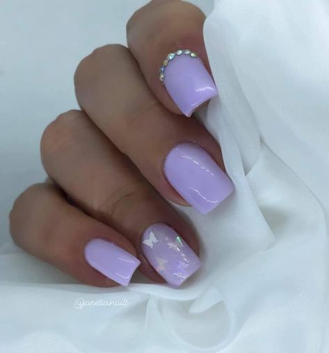 Violet Short Nails, Lila Nails Lavender, Butterfly Purple Nails, Nail Art Viola, Olivia Concert, Ongles Gel Violet, Purple Ombre Nails, Violet Pastel, Short Gel Nails