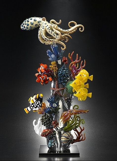 Reef scene in glass by Joe Peters Octopus Sculpture, Glass Coral, Starfish Art, Dale Chihuly, Art Of Glass, Muse Art, Blown Glass Art, Underwater Life, Glass Fish