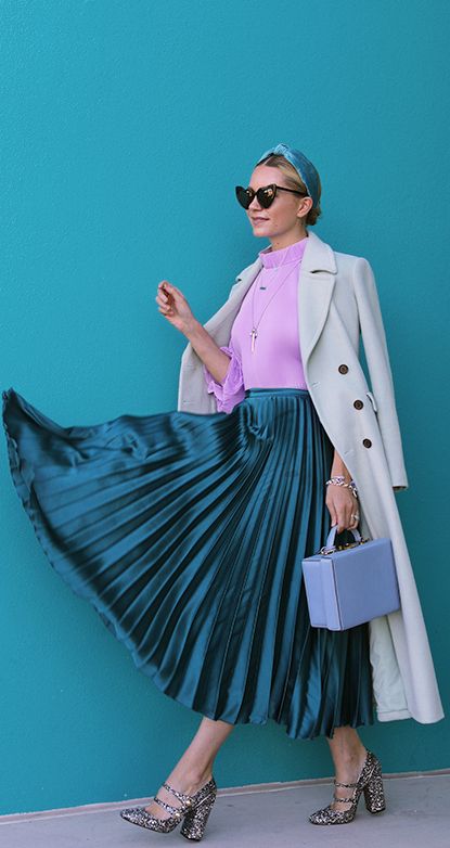 Teal blue pleated skirt, lavender top + pale blue accessories Teal Skirt Outfit, Metallic Skirt Outfit, Lavender Outfit, Teal Outfits, Teal Skirt, Blue Pleated Skirt, Pleated Skirt Outfit, Blair Eadie, Skirt Diy