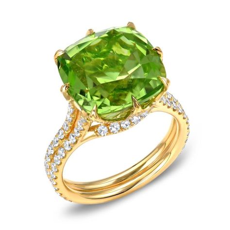 Peridot Ring Gold, Peridot Jewelry, Fine Diamond Jewelry, Going Green, Peridot Ring, Bling Rings, Gems Jewelry, Bling Bling, Dress Fashion