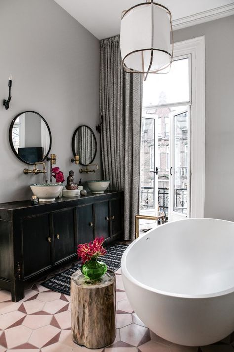 A stylish Amsterdam family home, full of antique touches and playful pieces Amsterdam Townhouse, Shower Alcove, Clever Bathroom Storage, Week Inspiration, Bathroom Design Black, Townhouse Interior, Industrial Style Bathroom, Modern Basin, Vintage Cabinet