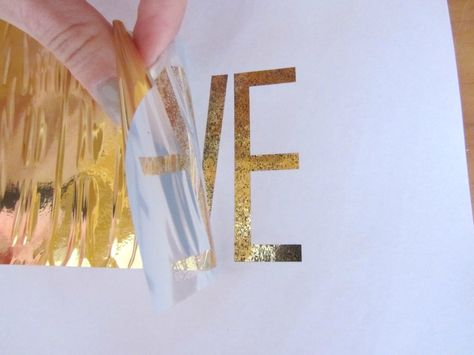 STYLE CURATOR shows you how to create your own DIY gold foil prints. Quick and easy DIY including free printables to create your own gold art prints at home Gold Foil Art Diy, Gold Foil Diy, Diy Foil, Gold Foil Art, Gold Art Print, Gold Foil Paper, Clever Diy, Diy Cans, Gold Diy