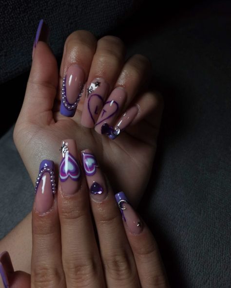 Purple Initial Nails, J Initial Nails Boyfriend, Purple Nails Heart, Nails With K Initial, Light Purple Nails Acrylic, Acrylic With Initial, K Initial Nails, Acrylic Nails With Initial, Nails Acrylic With Initial