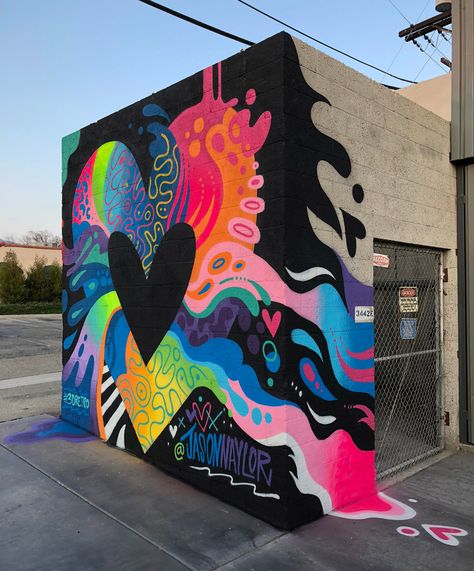 Colorful Murals Street Artists, Street Art Graffiti Murals, Graffiti Art Murals, Jason Naylor, Graffiti Girl, Colorful Murals, Girl Artist, Graffiti Murals, Art Tools Drawing