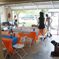 Garage Party Set Up Ideas, Party Set Up Ideas, Graduation Picture Display, Garage Party Decorations, Garage Table, Wwe Birthday Party, Girl Graduation Party, Set Up Ideas, Graduation Party Table