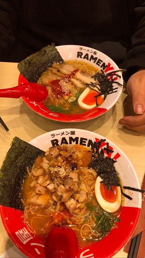 Ramen kinda local Mie Ramen Aesthetic, Gokana Ramen Snapgram, Ramen Aesthetics, Ramen Ya, Pap Mie, Ramen Date, Moms Cooking, Food C, Asian Snacks