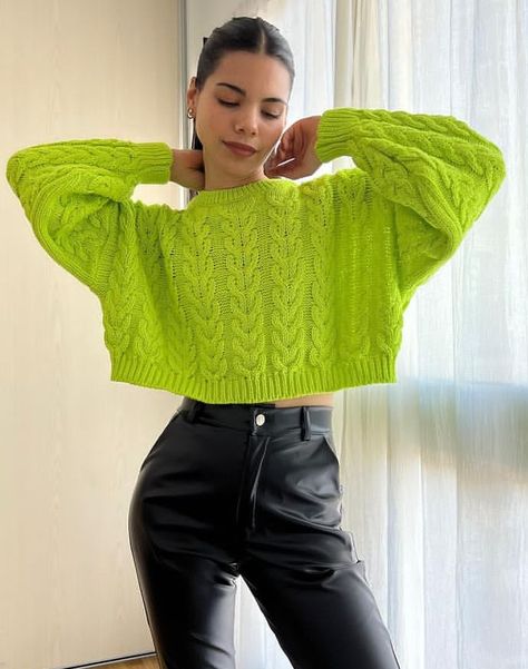 Neon Green Top, Fav Outfit, Verde Lima, Leather Pants Outfit, Woman Sweater, Neon Outfits, Sweater Crop, Green Outfit, Green Tops