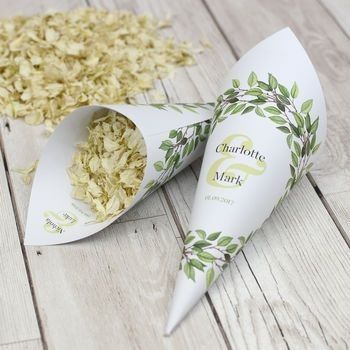 Wooden Wedding Decor, Wedding Confetti Cones, Woodland Themed Wedding, Wedding Cones, Confetti Cones, Wedding Send Off, Petal Confetti, Wedding Activities, Wedding Confetti