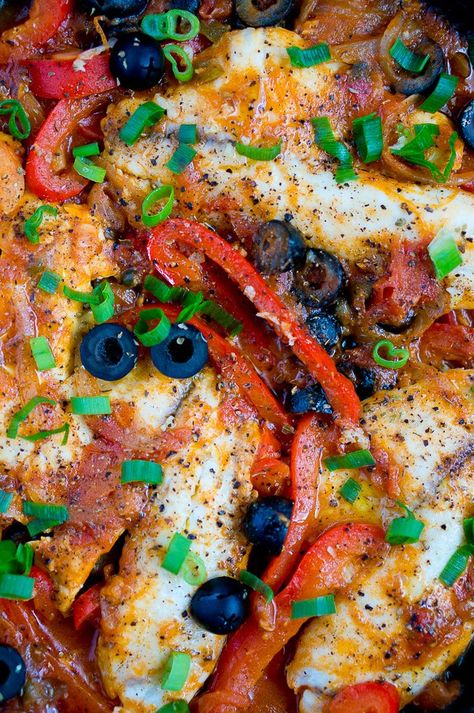 Tilapia Veracruz Recipe, Skillet Tilapia, Paleo Dinner Recipes, Baked Tilapia, Tilapia Recipes, One Skillet, Fish Dinner, Paleo Dinner, Healthy Salad Recipes