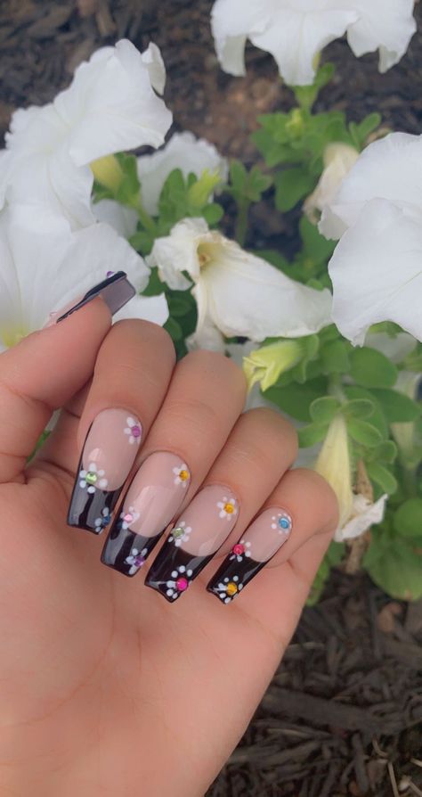 Black French Tip With Flowers, French Tips Colorful, Snacks Business, Ombre Nail Polish, Black French Tip, Black French Tips, French Tip Nail Designs, French Nail Designs, Really Cute Nails