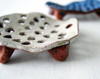 Blue Soap, Clay Soap, Ceramic Soap Dish, Slab Pottery, Wheel Thrown Pottery, Soap Dishes, Ceramics Projects, Ceramics Ideas Pottery, Pottery Making