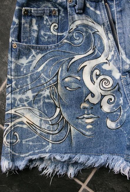 PaperArtsy: 2016 #23 Bleach Techniques {Challenge} Sharpie On Jeans, Bleach Denim Jeans, Återvinna Jeans, Artisanats Denim, Bleached Shorts, Bleach Pen, Painted Clothes Diy, Diy Jeans, Denim Art