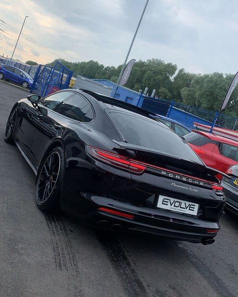 Porche Panamera 2023, Porsche Panamera Gts, Front Driveway, Porsche Panamera 4, Panamera Turbo S, Porsche Panamera Turbo, Black Porsche, Neat Casual Outfits, Bat Man